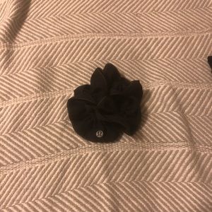 LULULEMON SCRUNCHIE